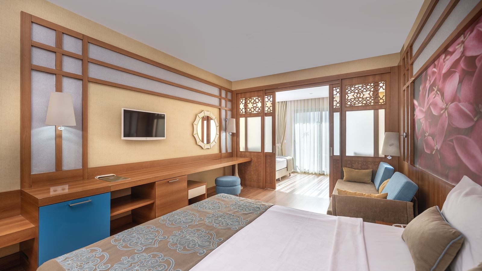 rooms-family--pool-view