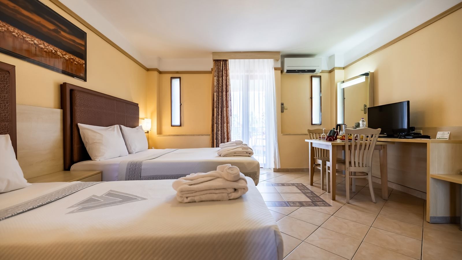 rooms-family-room-2-bedrooms