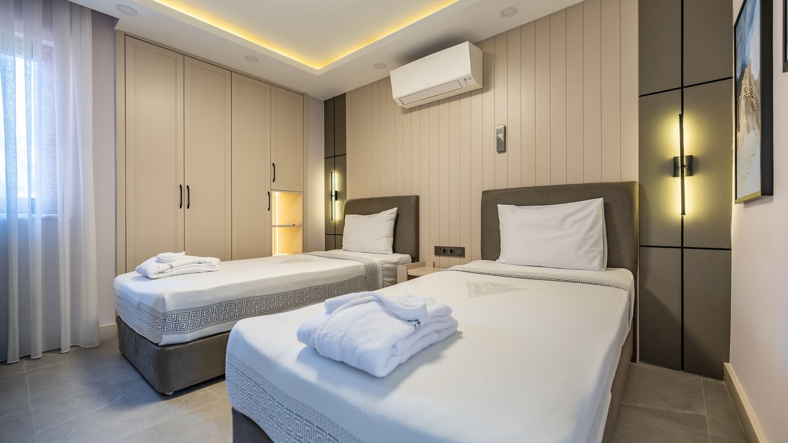 rooms-family-room-3-rooms