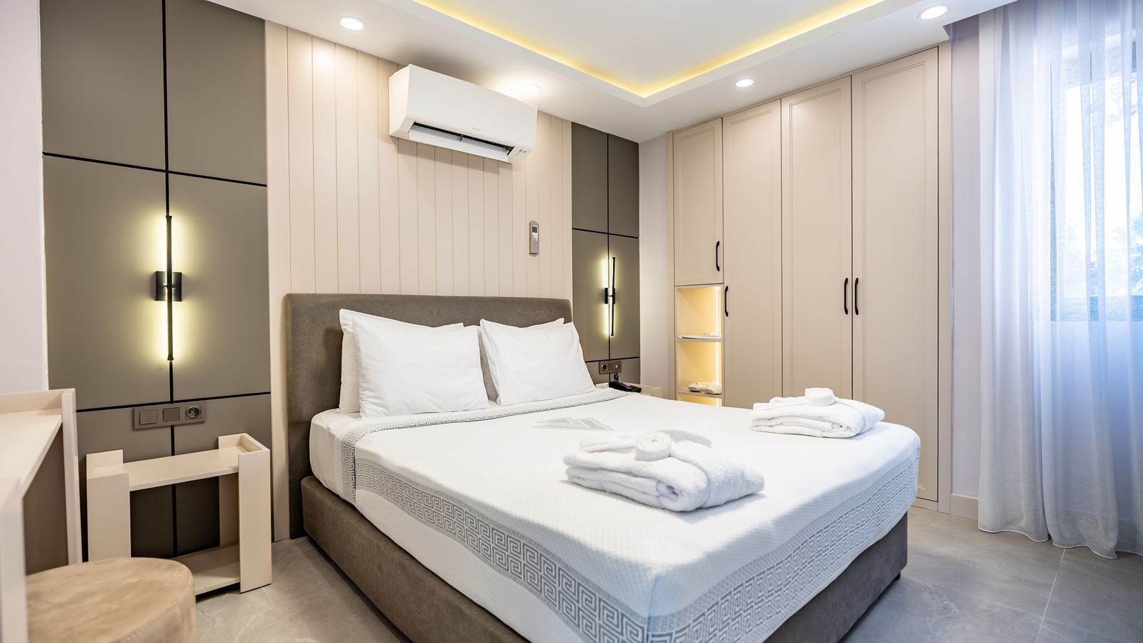 rooms-family-room-3-rooms