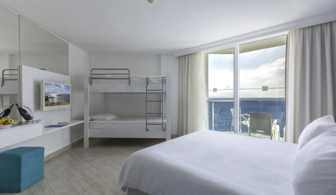 rooms-bunkbed-room-seaview-with-balcony