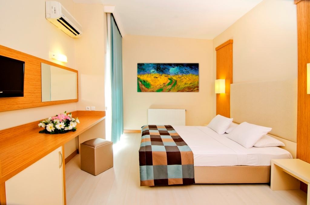 rooms-standard-room-land-view-with-balcony