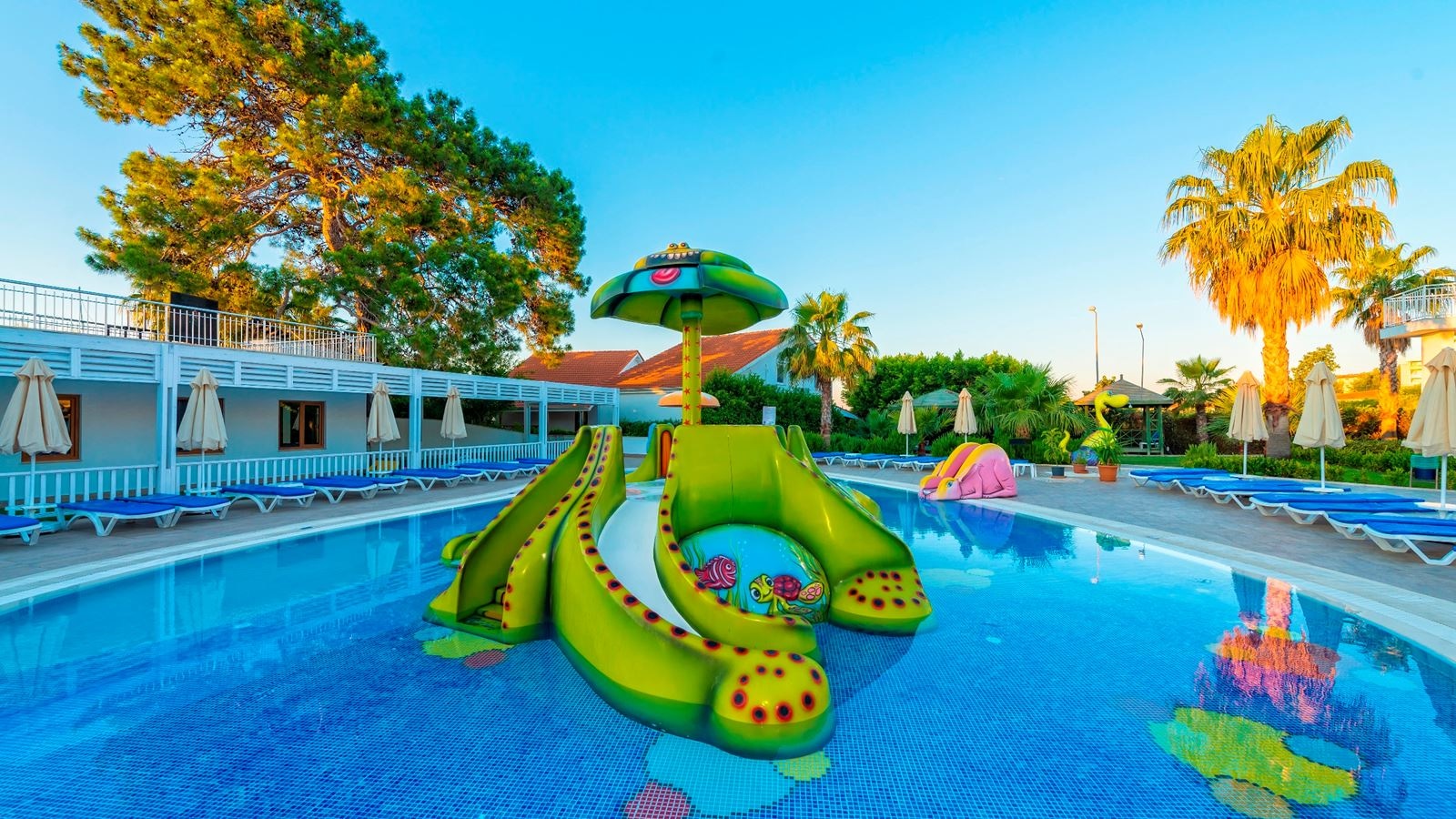 water-park-outdoor-pool