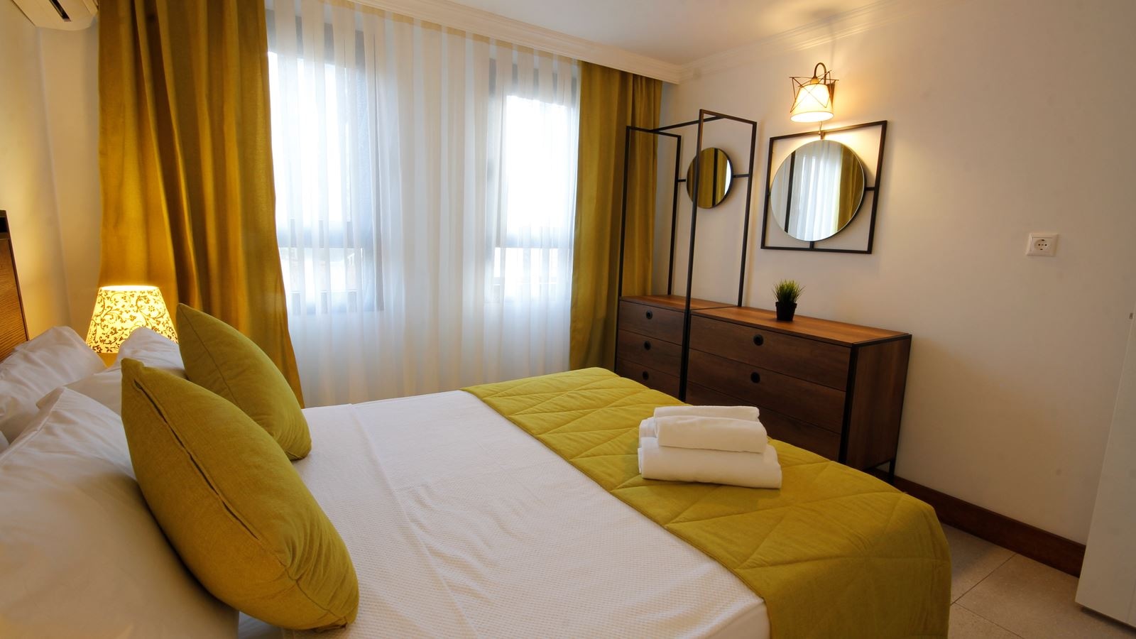 rooms-family-room-two-bedrooms