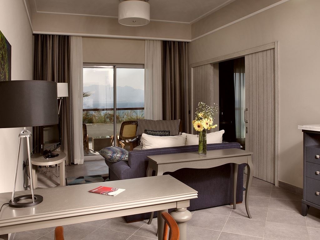 rooms-elegance-suite