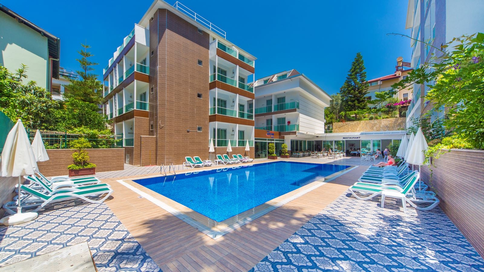 pools-outdoor-pool