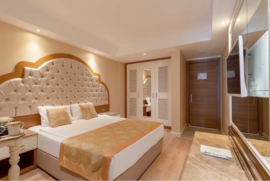 rooms-economy-room-without-balcony-low-coast-lobby-view