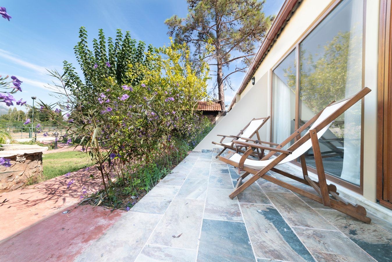 rooms-standard-room-with-balcony