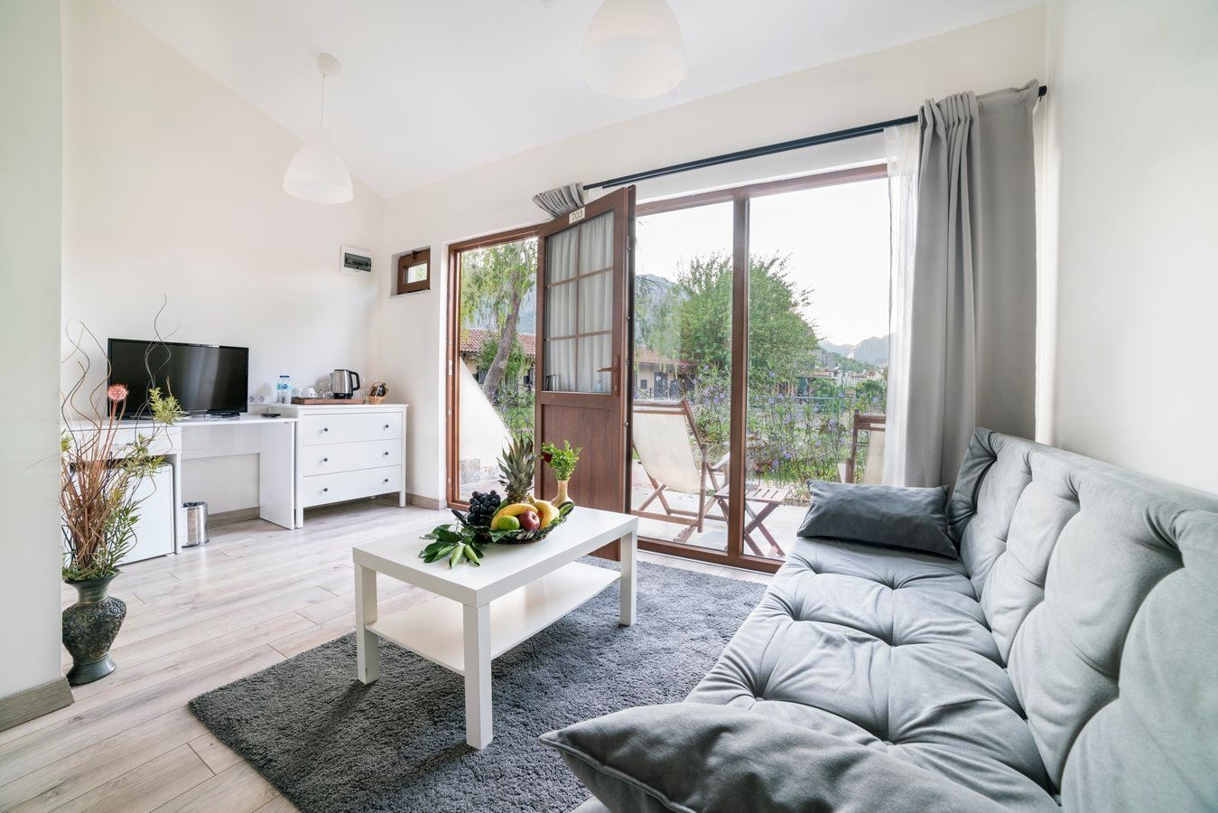 rooms-standard-room-with-balcony