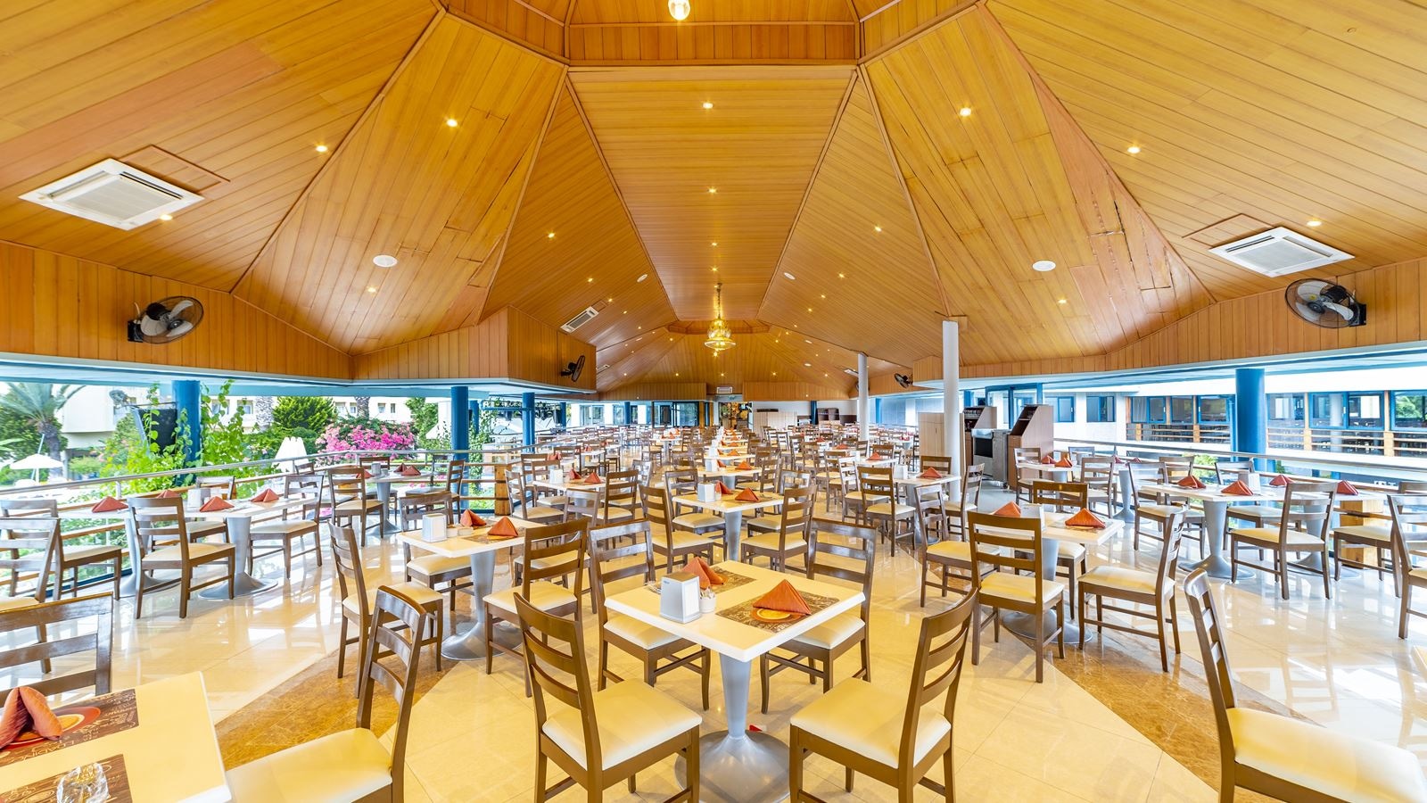 restaurants-flora-restaurant