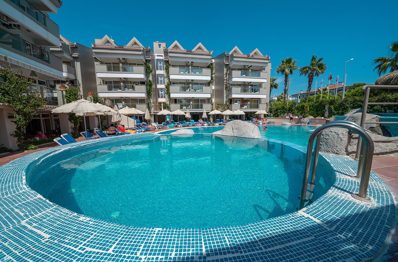 pools-outdoor-pool