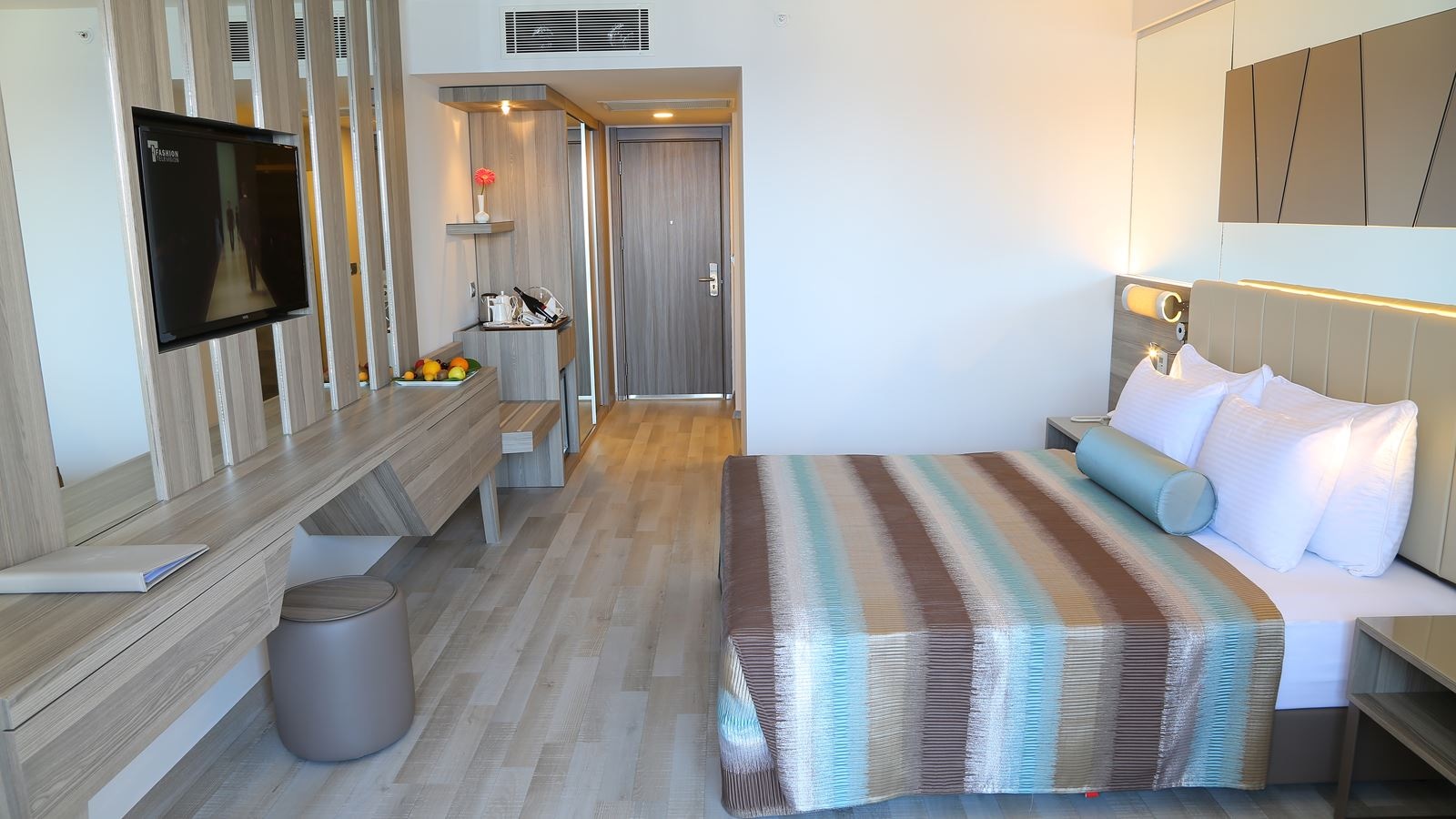 rooms-premium-room-with-jakuzzi-sea-view