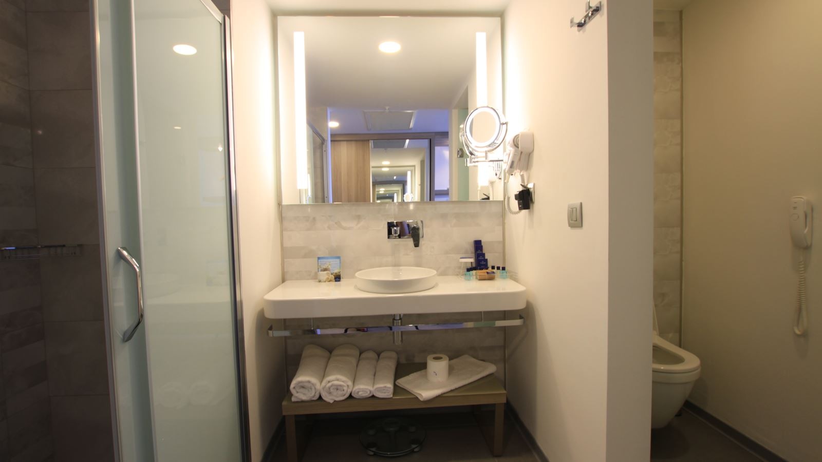 rooms-standard-land-view