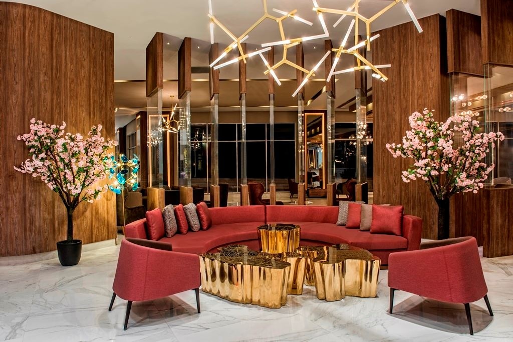 bars-be-grand-lobby-bar