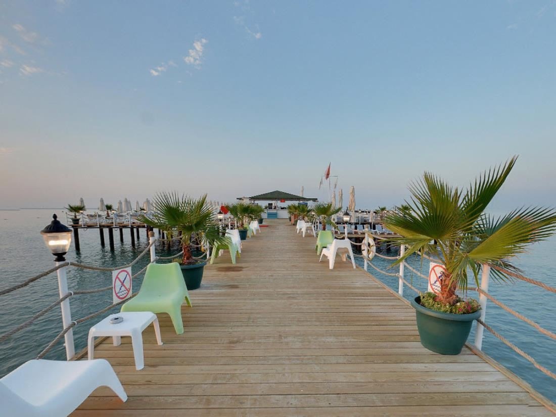 bars-delphin-port-bar