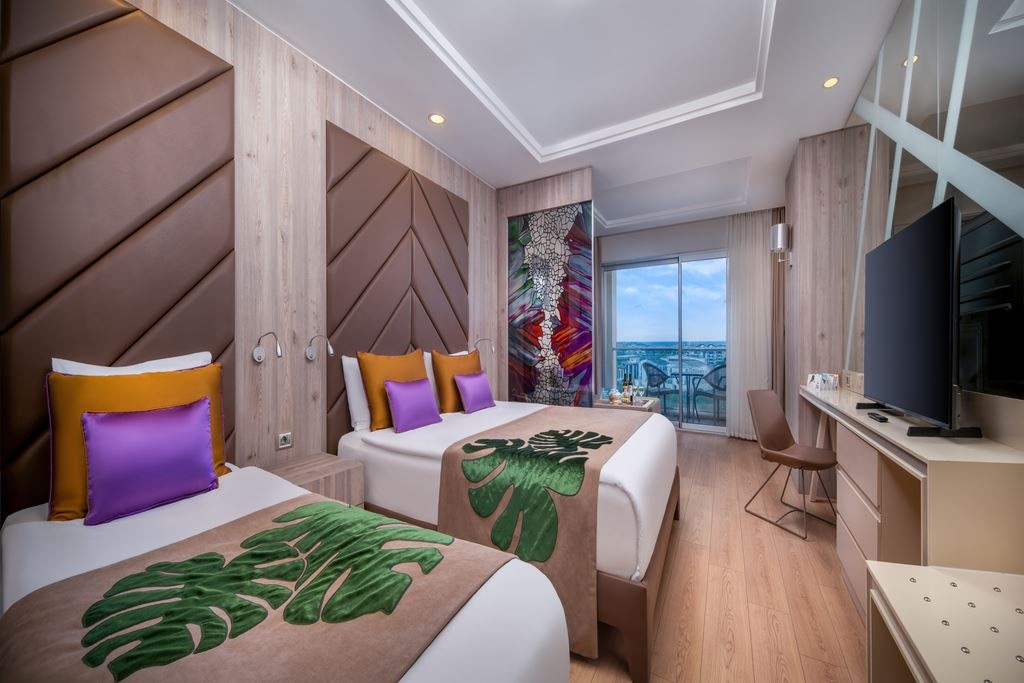 rooms-be-trendy-standard-room-land-view