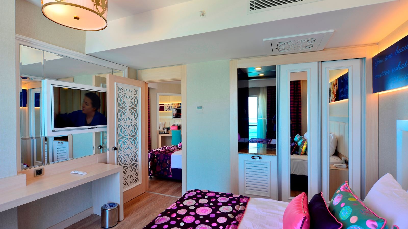 rooms-deluxe-family-room-2-bedrooms-land-view