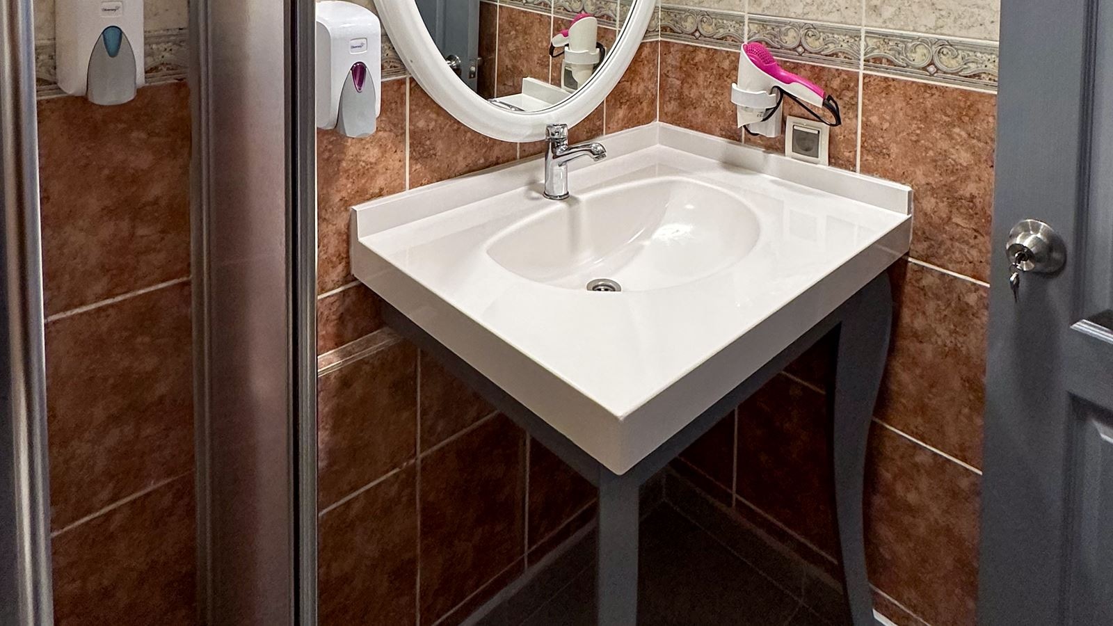 rooms-standard-room-balcony