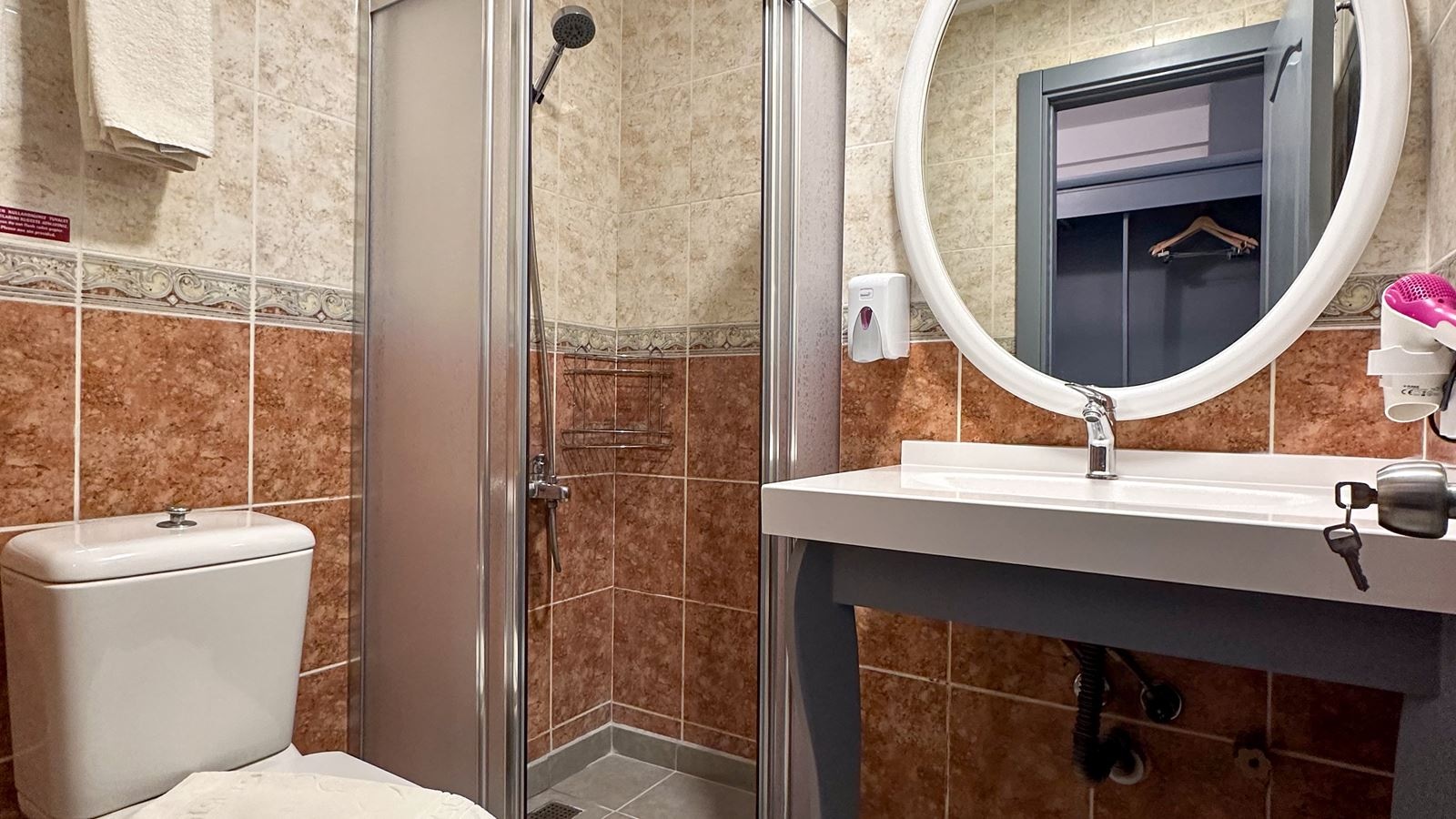 rooms-standard-room-balcony