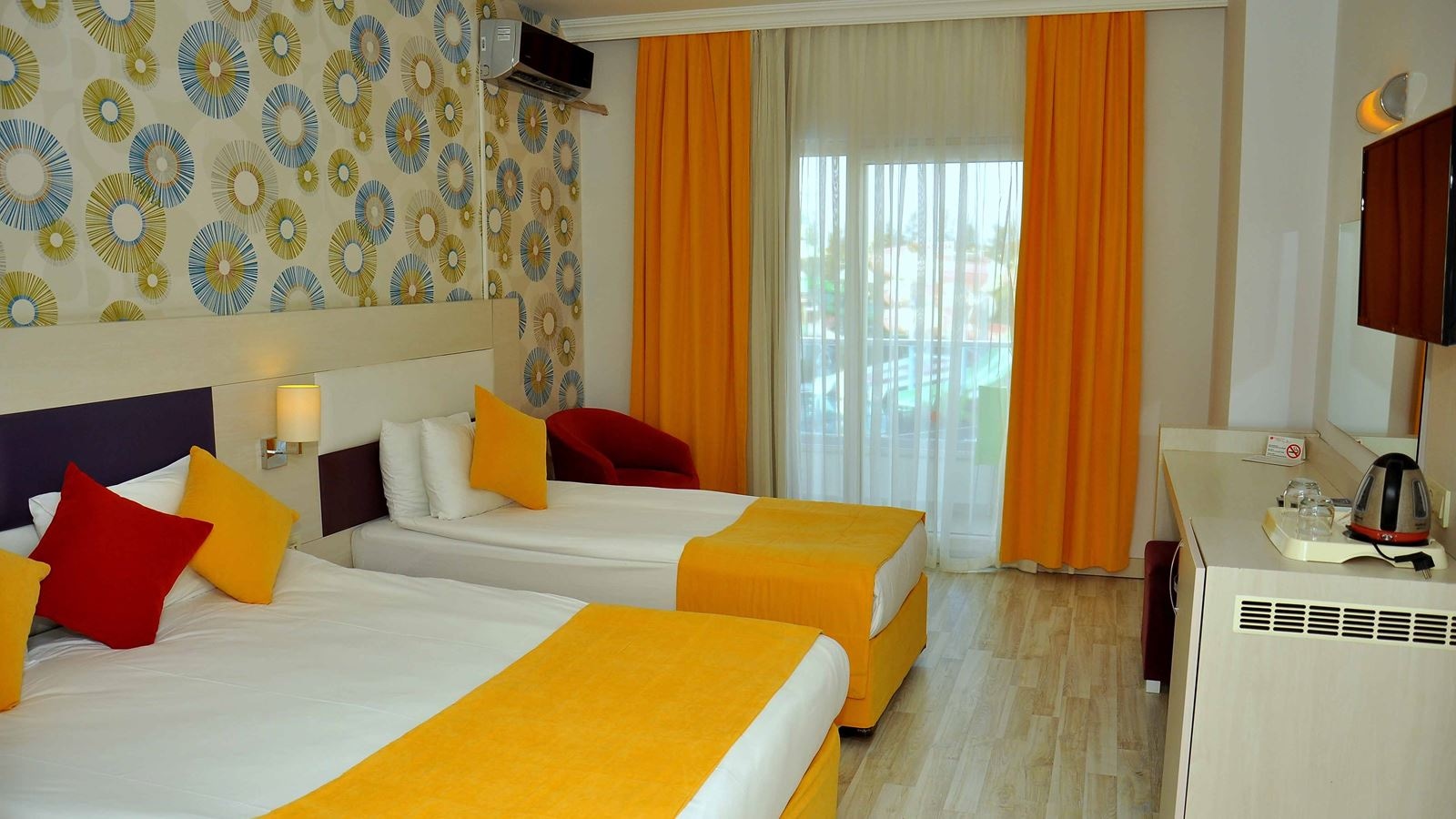 rooms-superior-room-land-view-with-balcony