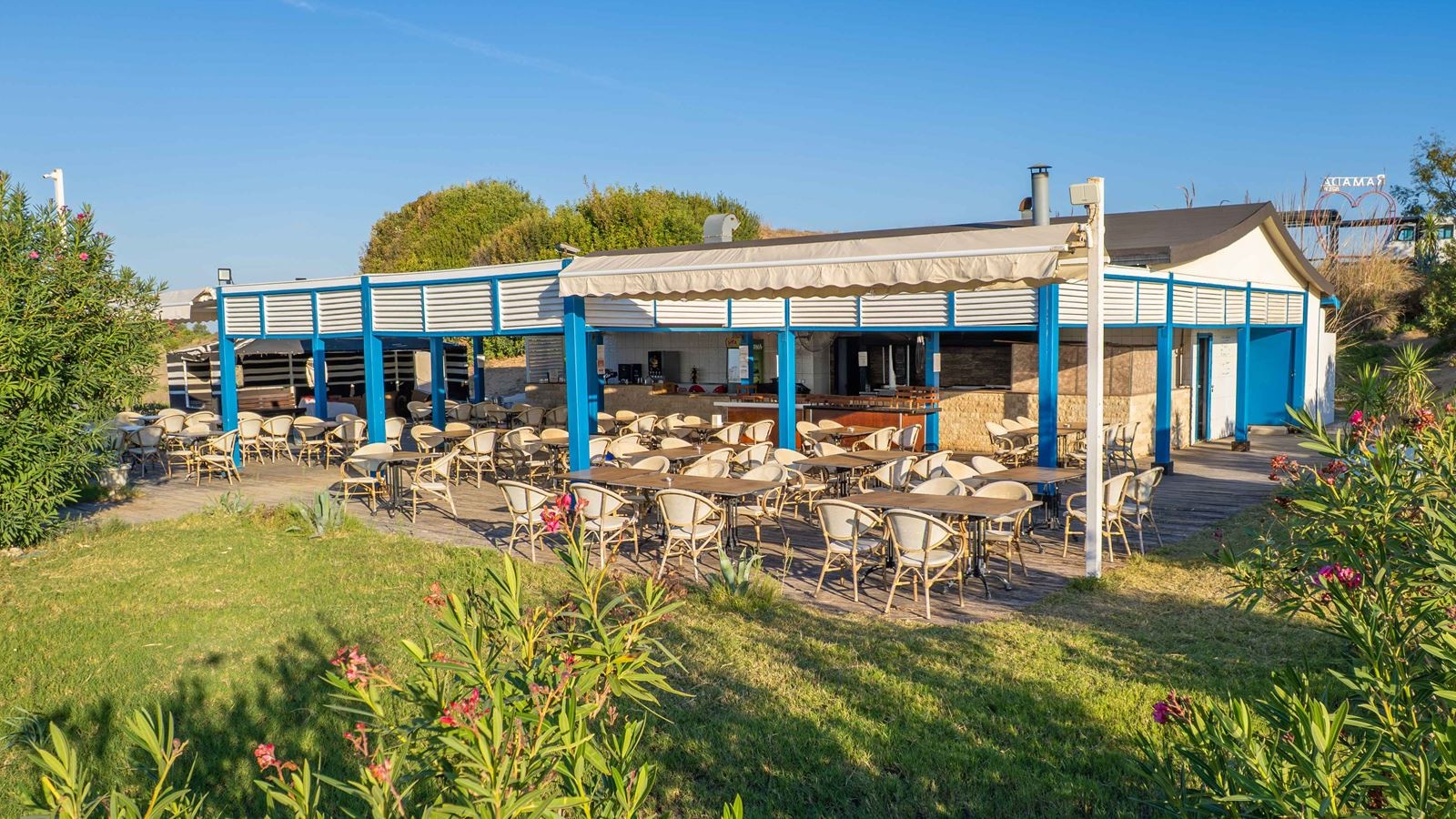 restaurants-beach-bar