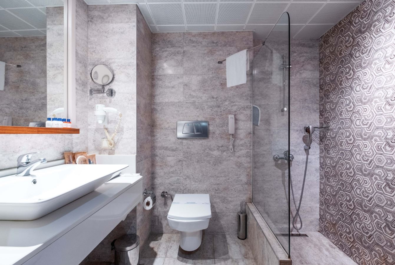 rooms-standard-room-land-view