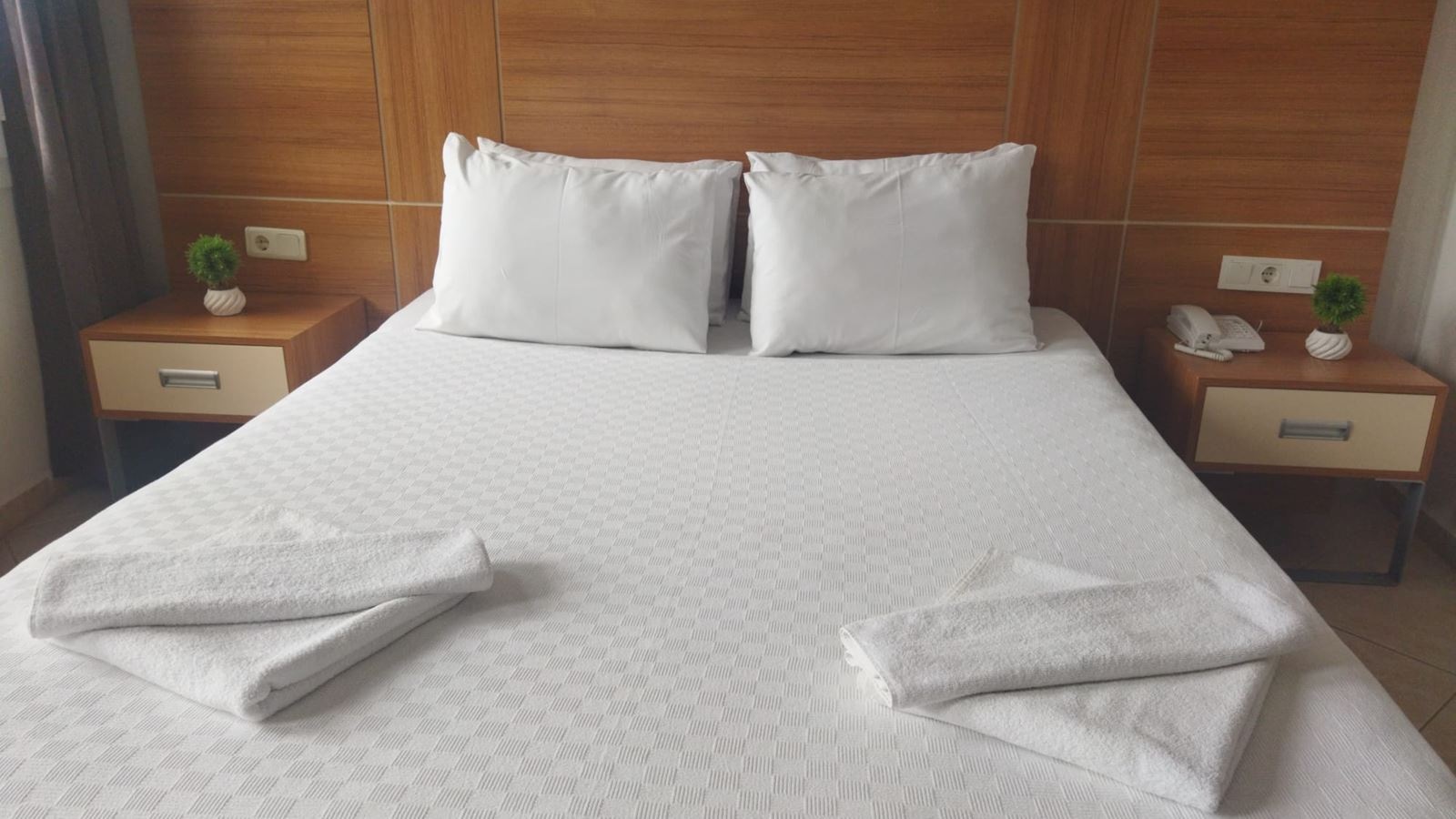 rooms-standard-room