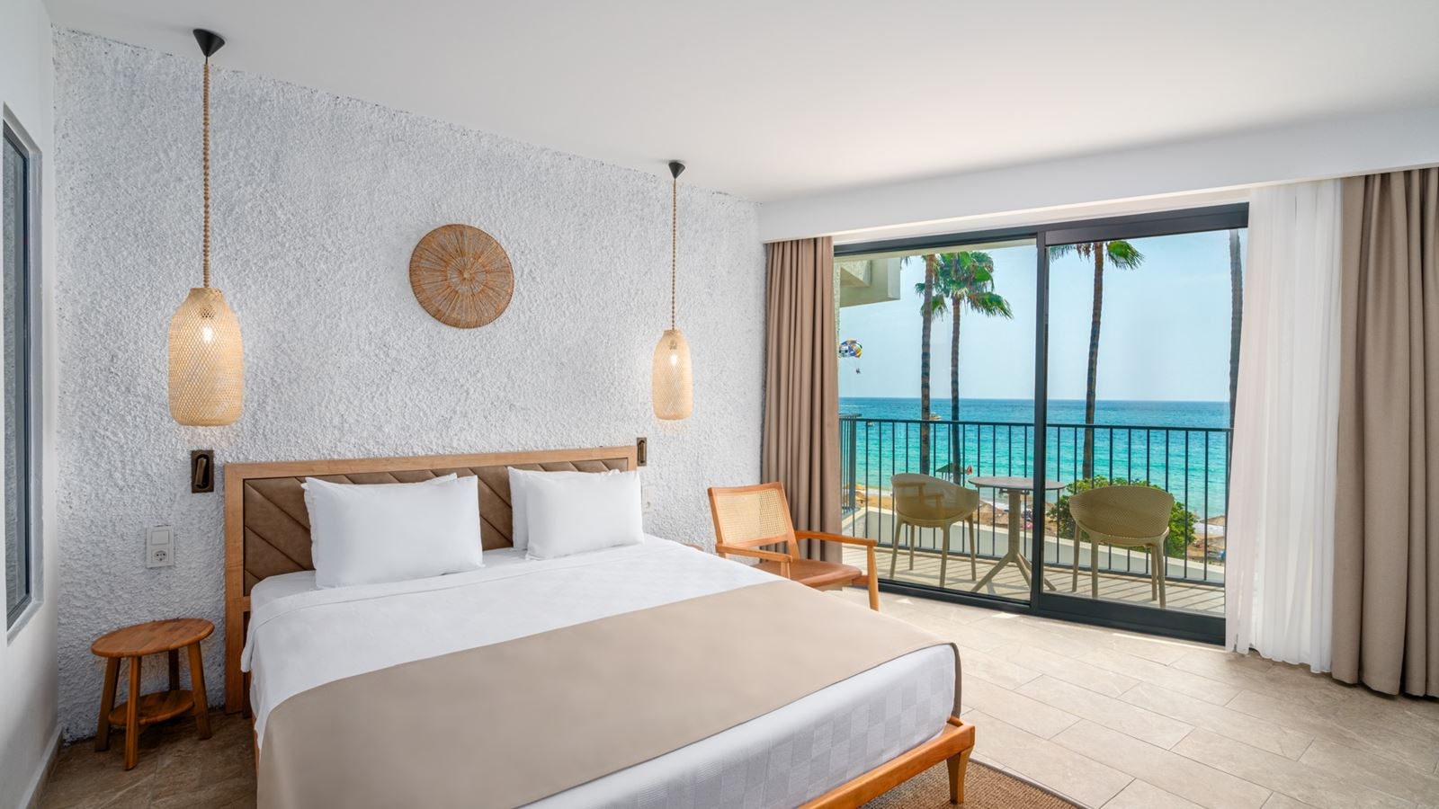 rooms-superior-room