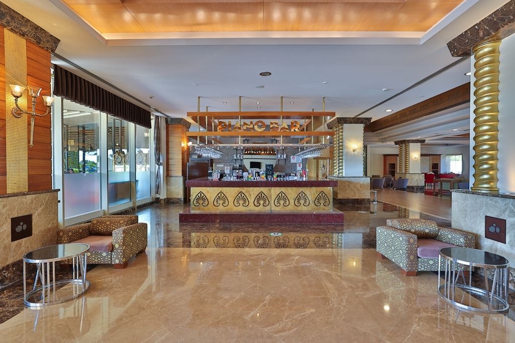 bars-lobby-piano-bar