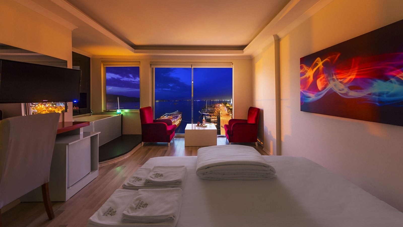 rooms-deluxe-sea-view-room-with-jacuzzi