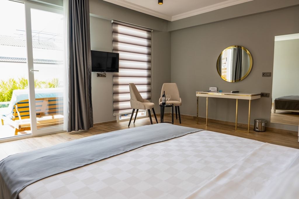 rooms-swim-up-room-pool-view