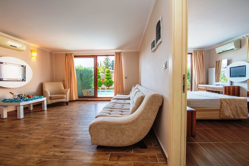 rooms-deluxe-suite-bungalow