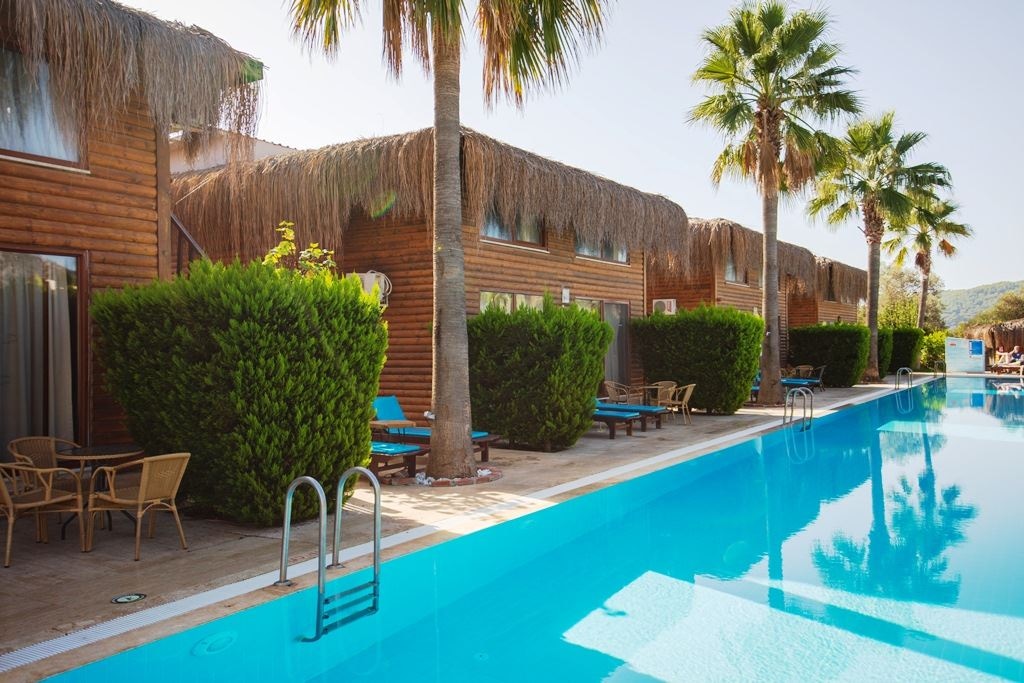 rooms-deluxe-suite-bungalow