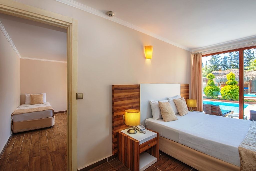 rooms-deluxe-suite-bungalow