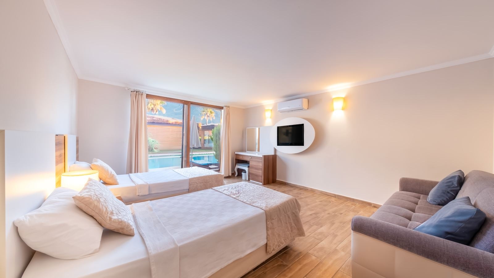 rooms-deluxe-suite-bungalow