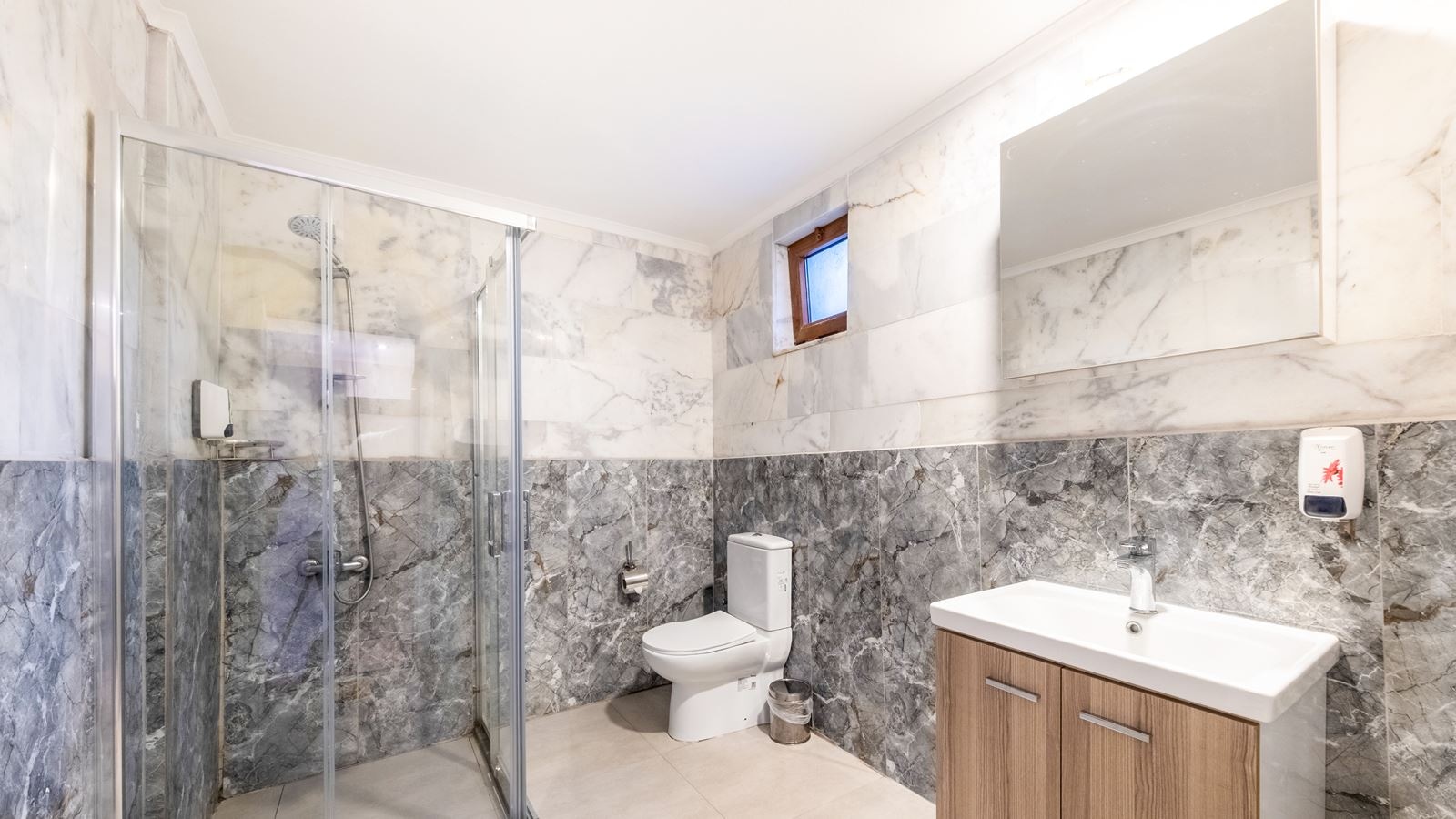 rooms-deluxe-suite-bungalow