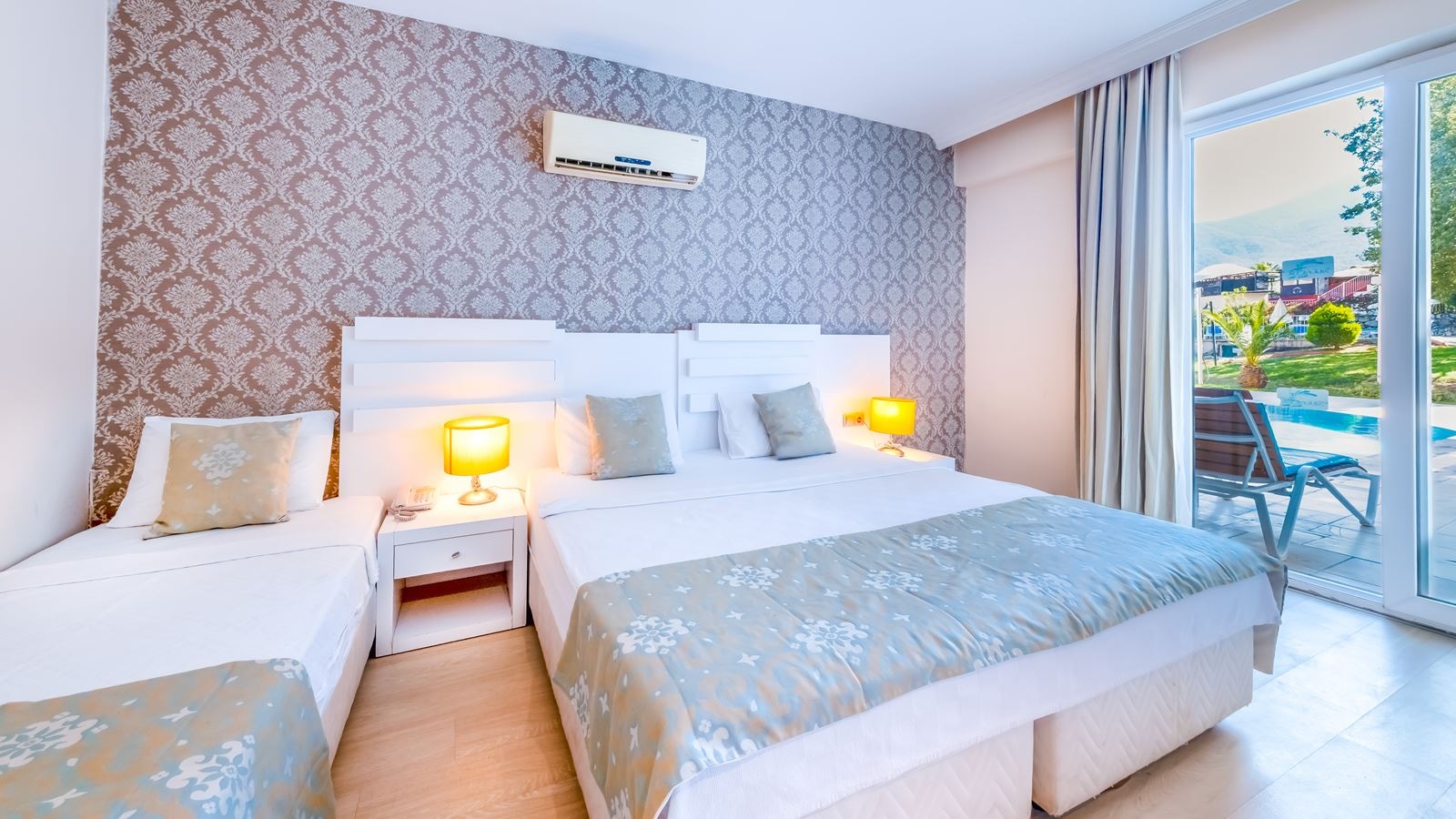 rooms-standard-swim-up-room