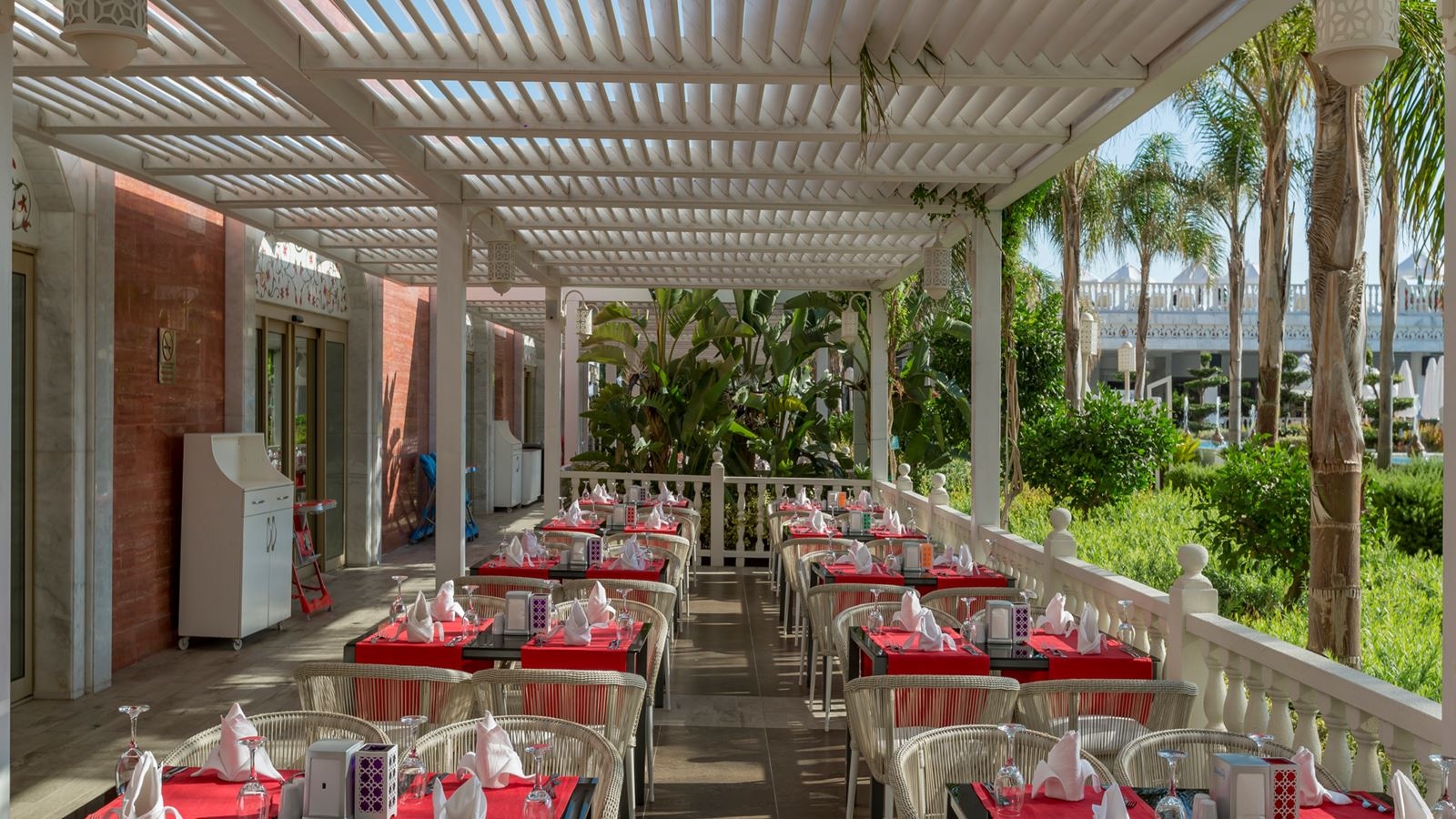 restaurants-taj-mahal-main-restaurant