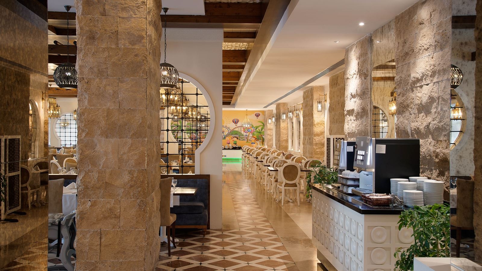 restaurants-yula-main-restaurant-only-on-sundays