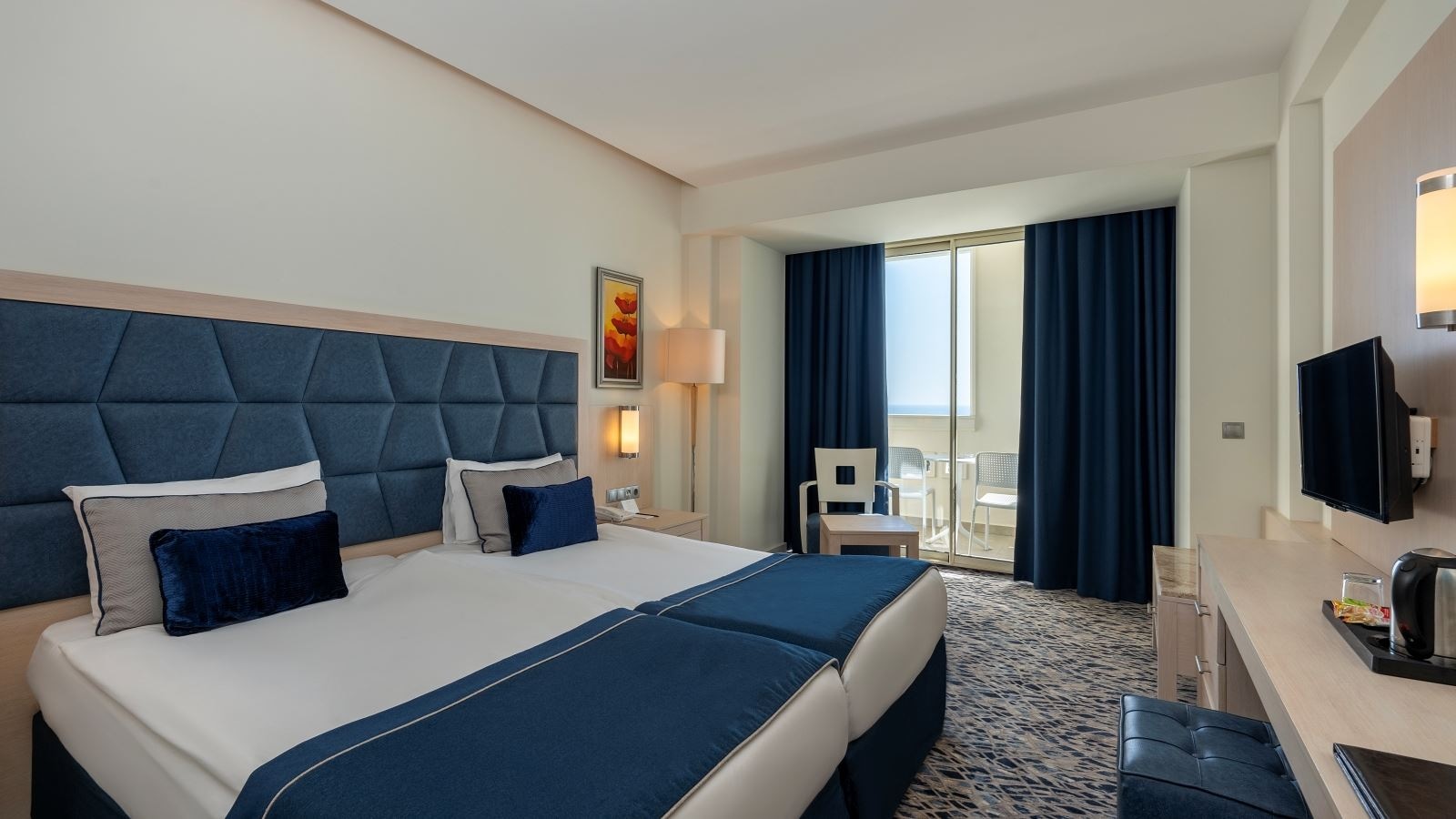 rooms-connection-room-garden-view