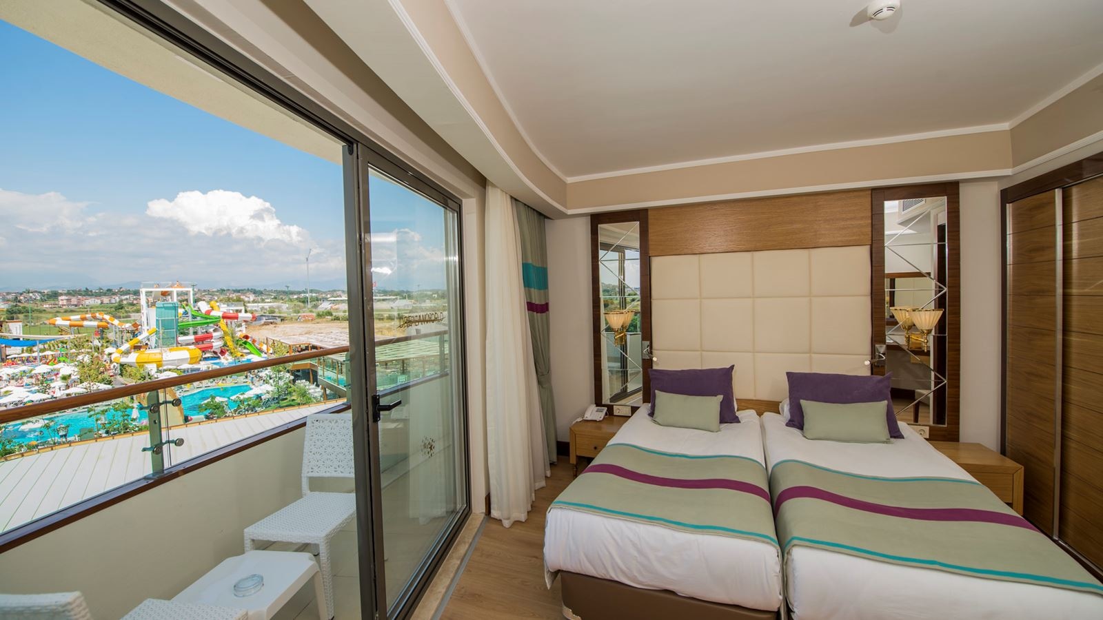 rooms-standard-room-with-balcony