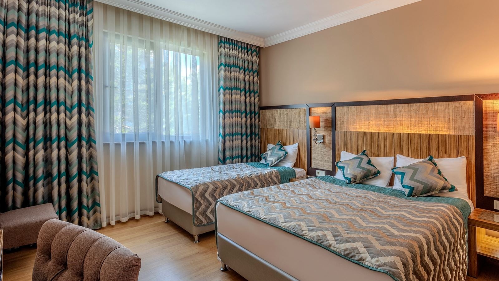 rooms-garden-family-relax-pool