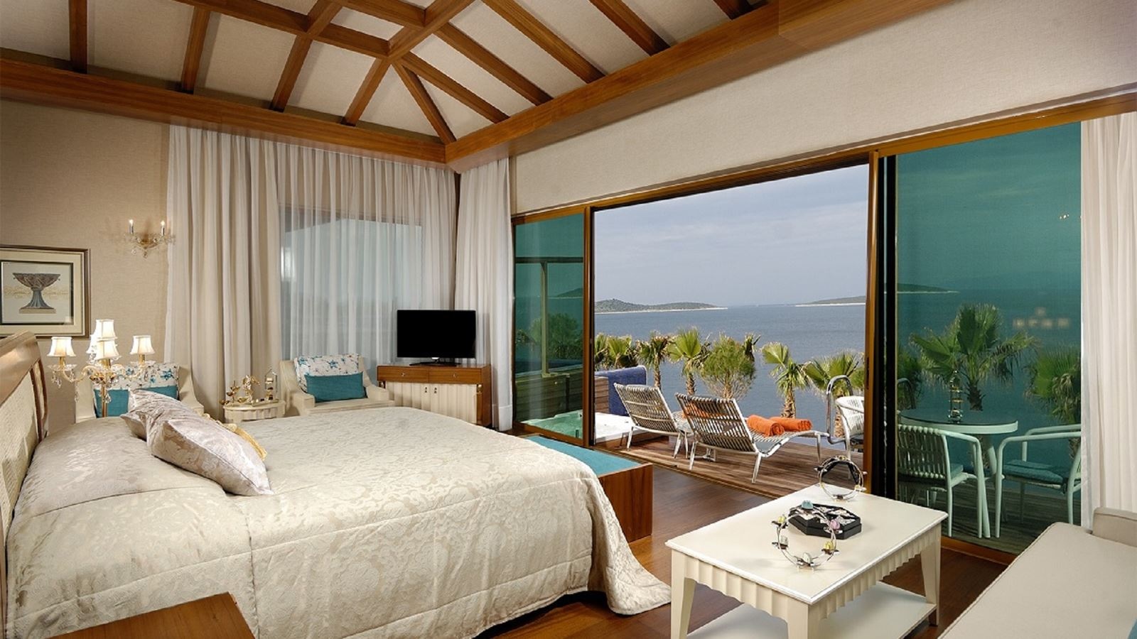 rooms-maldivian-suite-sea-view