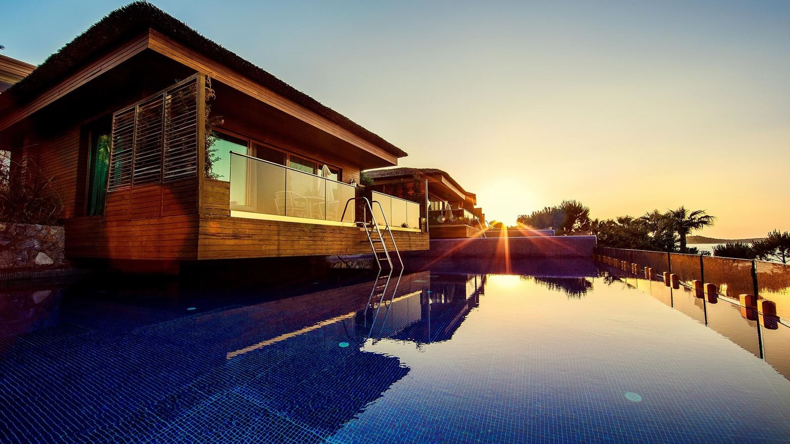 rooms-maldivian-suite-sea-view