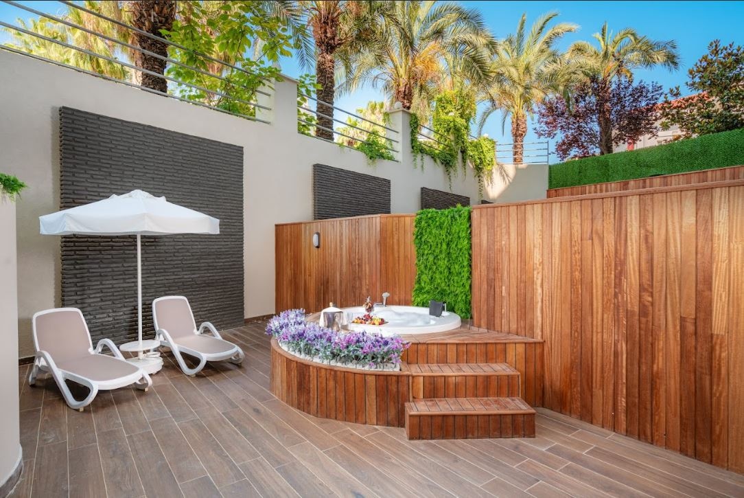 rooms-standart-jacuzzi-terrace