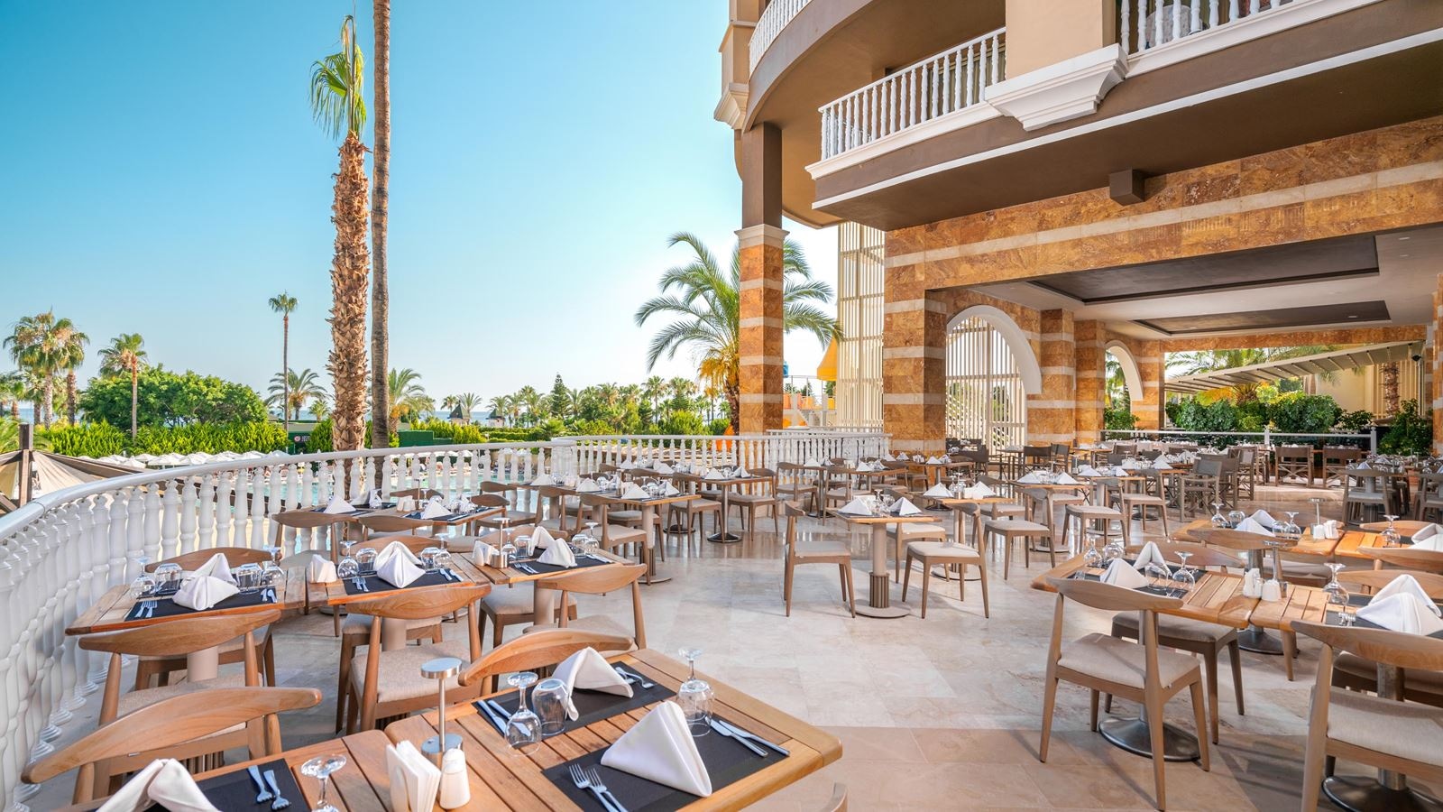 restaurants-premium-main-restaurant