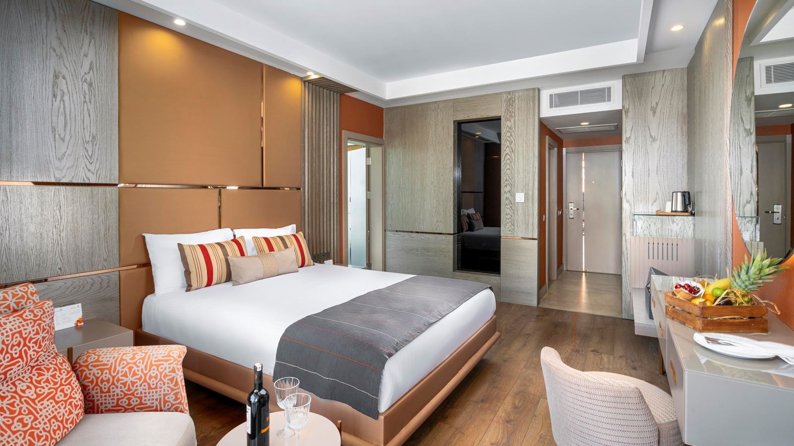 rooms-family-room-land-view