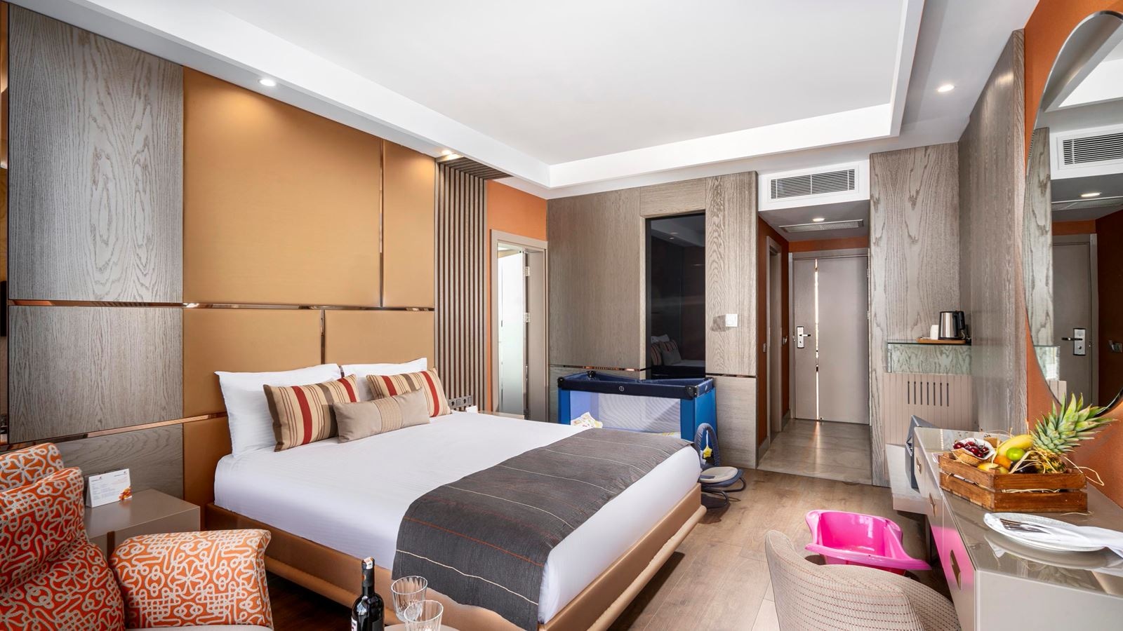 rooms-family-room-land-view