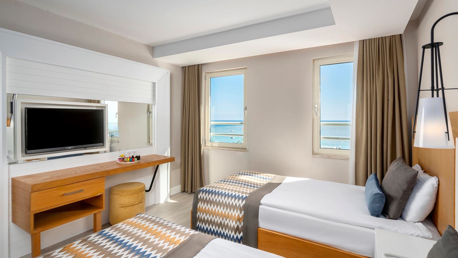 rooms-family-room-connect