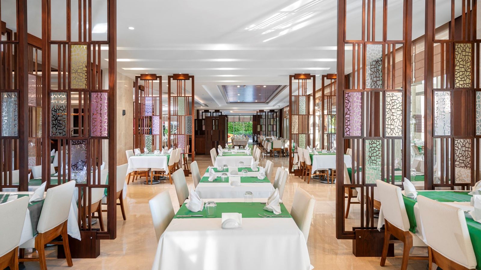 restaurants-daphne-ana-restaurant-buffet